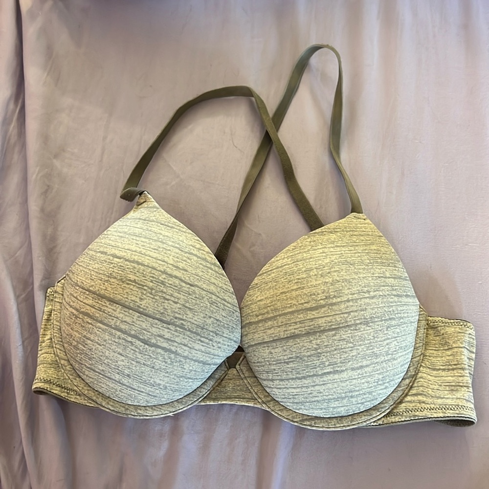 Victoria Secret Pink push up bra. Excellent condition!